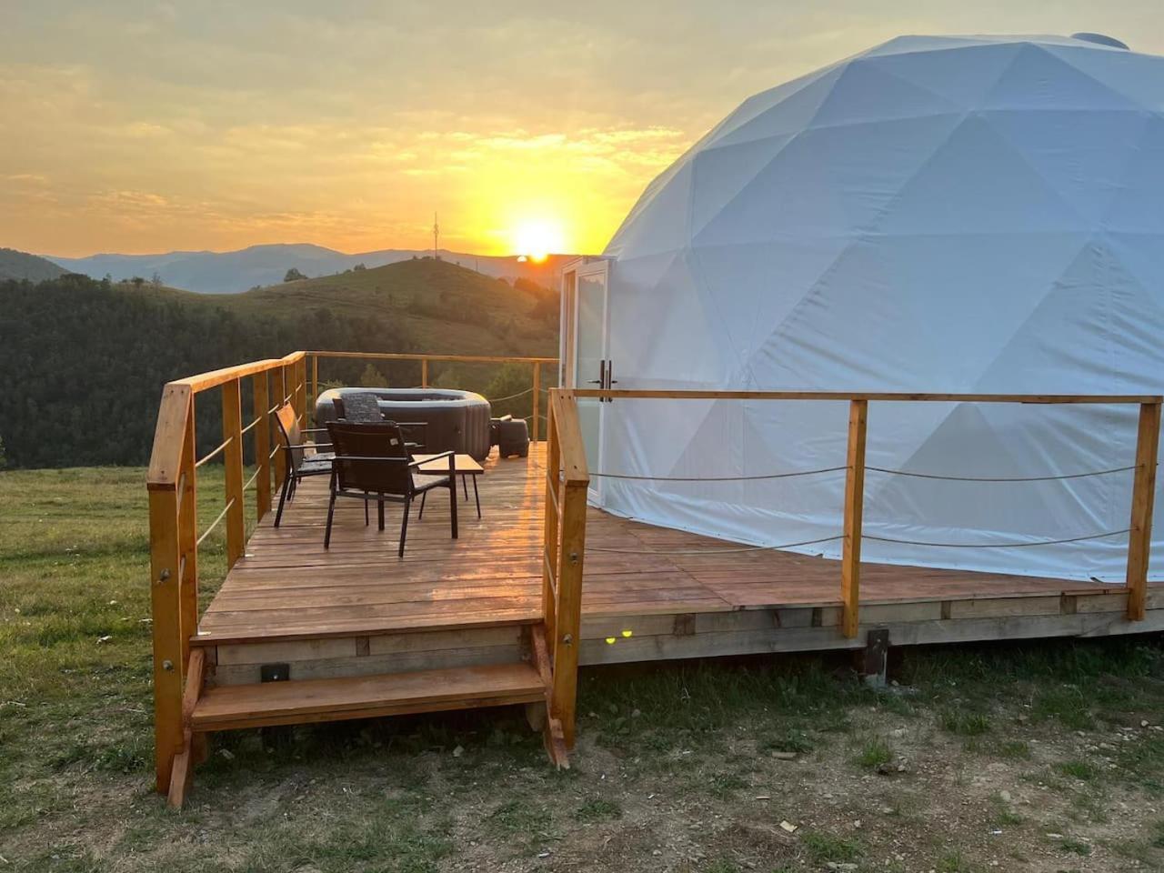 Tranquil Dome - Manta'S Retreat Glamping Cornereva Hotell Exteriör bild