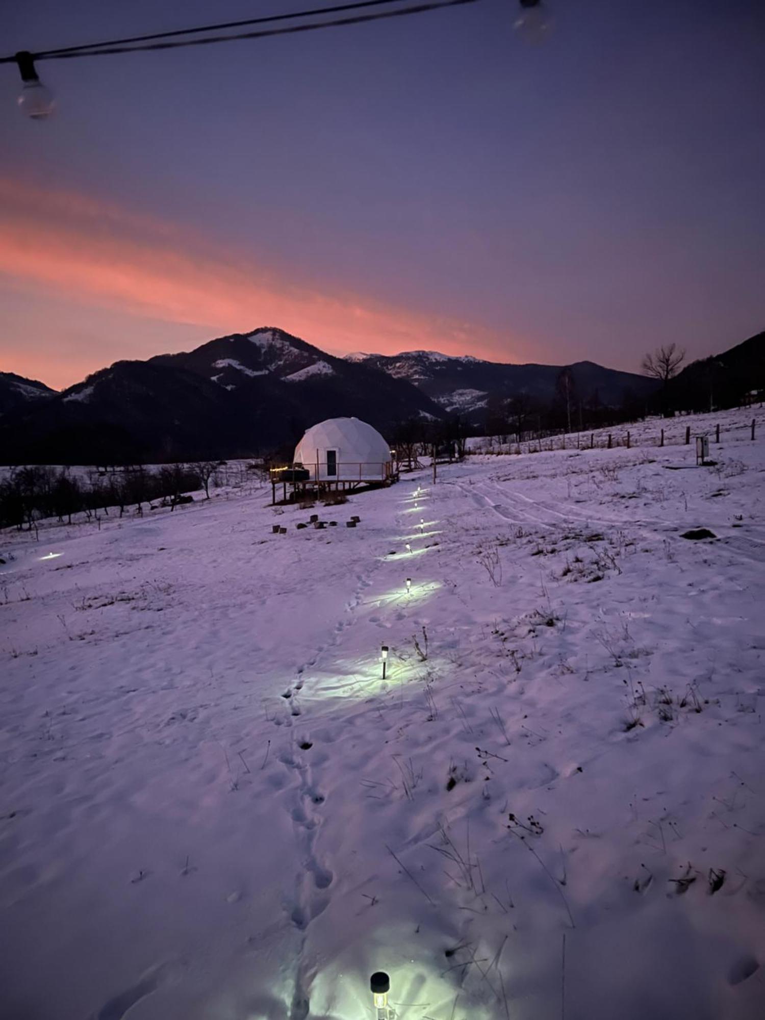 Tranquil Dome - Manta'S Retreat Glamping Cornereva Hotell Exteriör bild